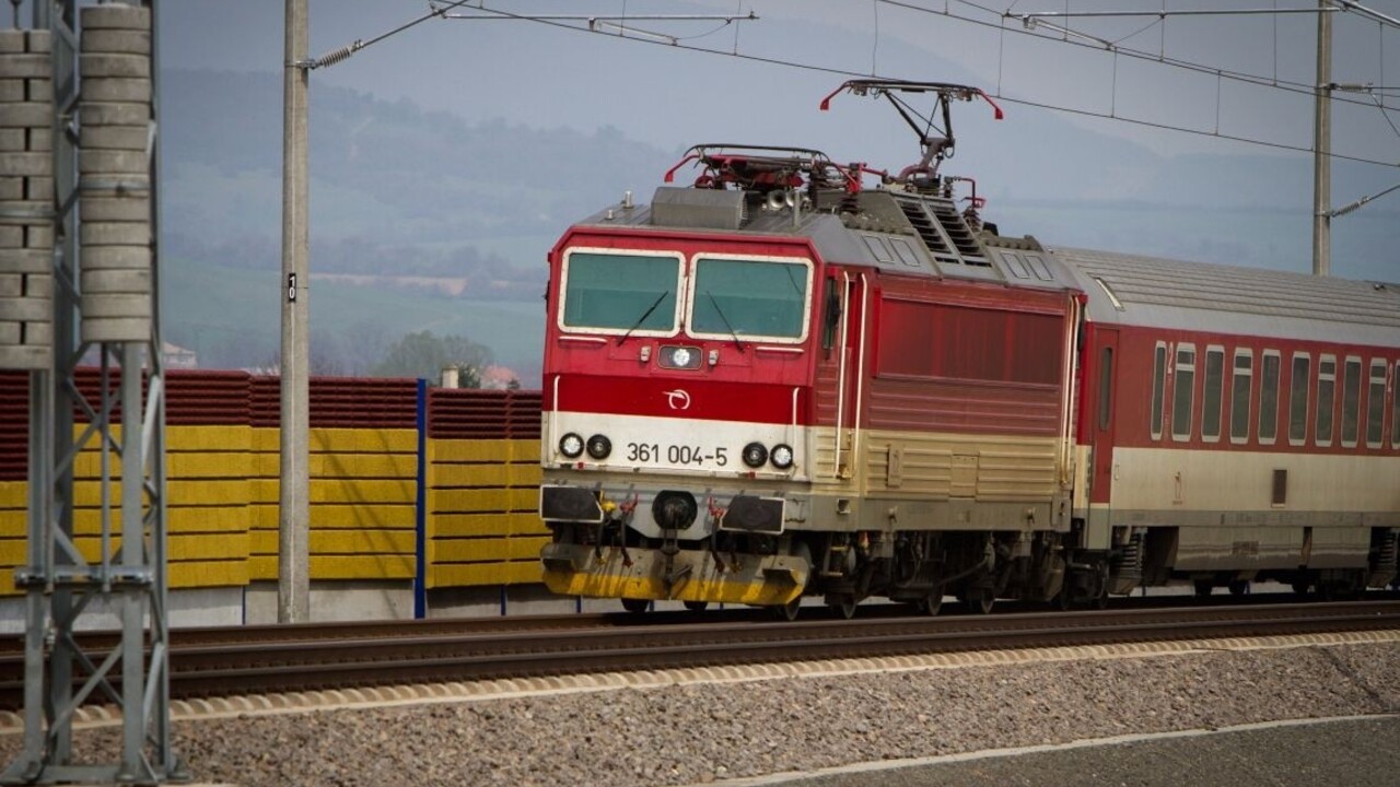 vlak kolaje železnica ilustračné 1140px (SITA/AP)